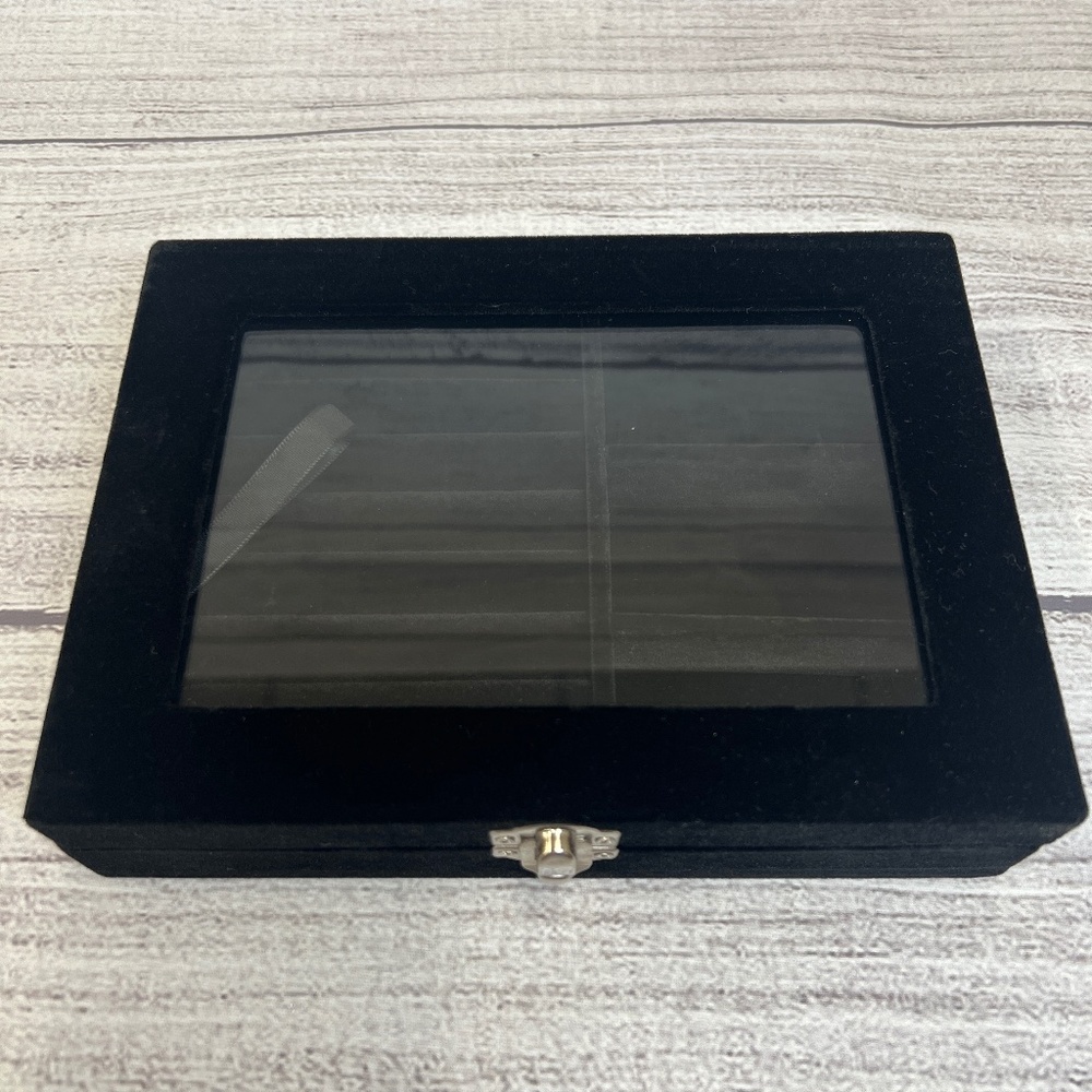 Black Velvet Jewelry Box (6715888)